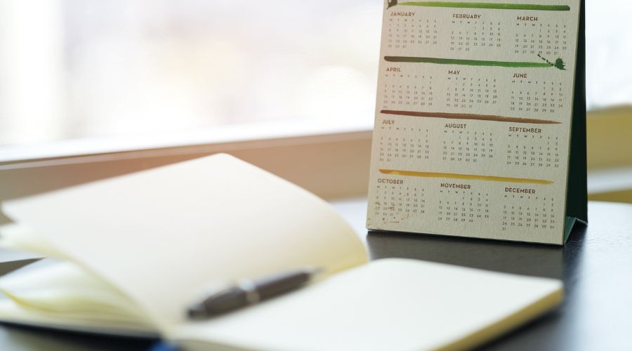 カレンダーとノート