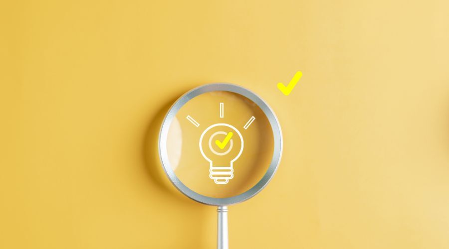 ポイントを見つけた虫眼鏡