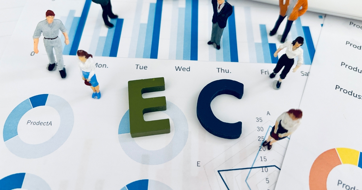 ECの文字と人形