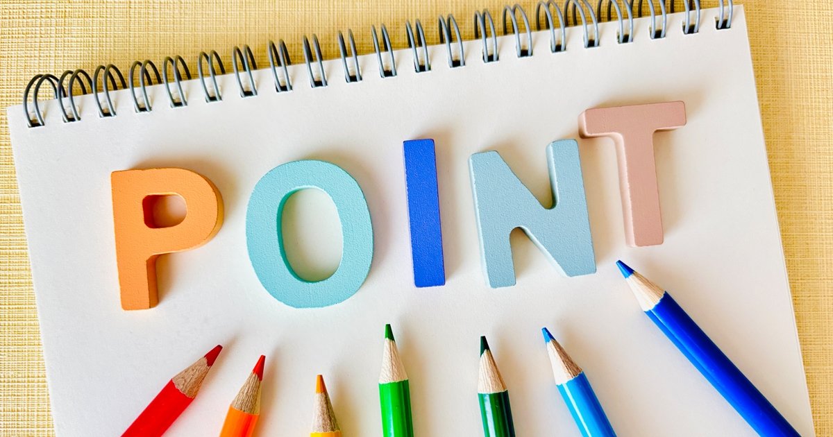 POINTの文字と色鉛筆7本