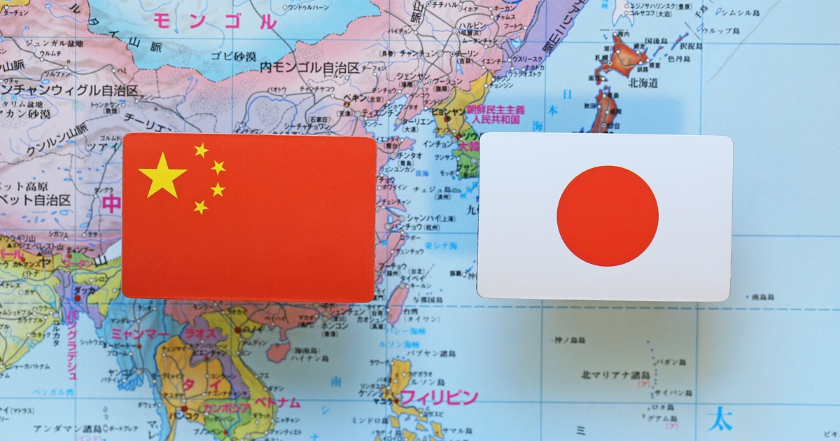 中国と日本の国旗