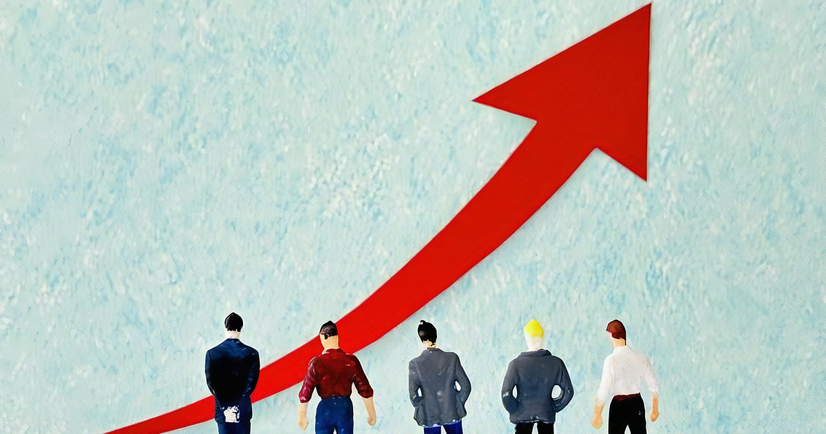 矢印を眺めるミニチュア